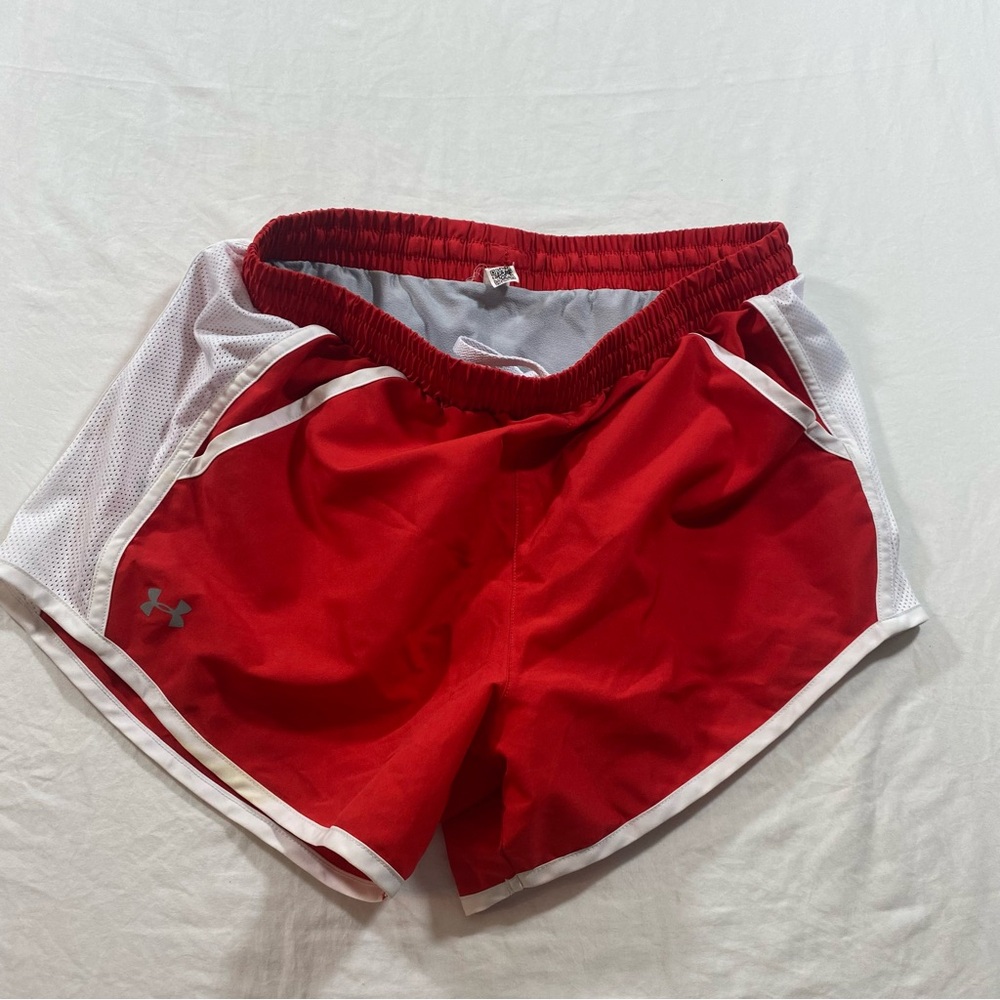 Under Armour Shorts Athletic women’s Small Red drawstring elastic shorts